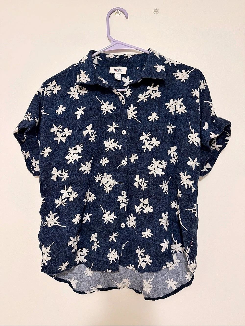 Tommy Jeans Floral Button Down Shirt in Blue & White Size Medium